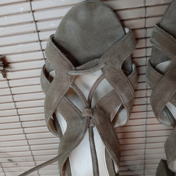 MICHAEL MICHAEL KORS MIRABEL SUEDE STRAPPY SANDALS - SIZE 10M TAN. A1pem - Picture 5 of 10